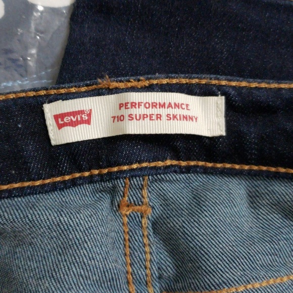 Girls 16 Levi super skinny Jean's - Picture 3 of 3